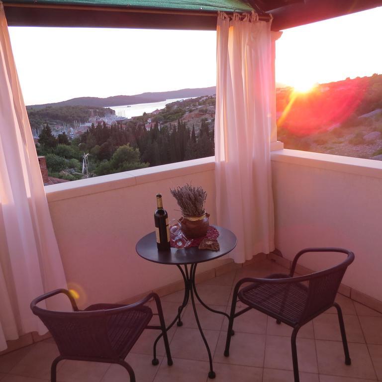 Apartmani Rita Milna  Extérieur photo